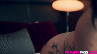 PLUMPERPASS - Mischievous Kitty - Alone For Dinner